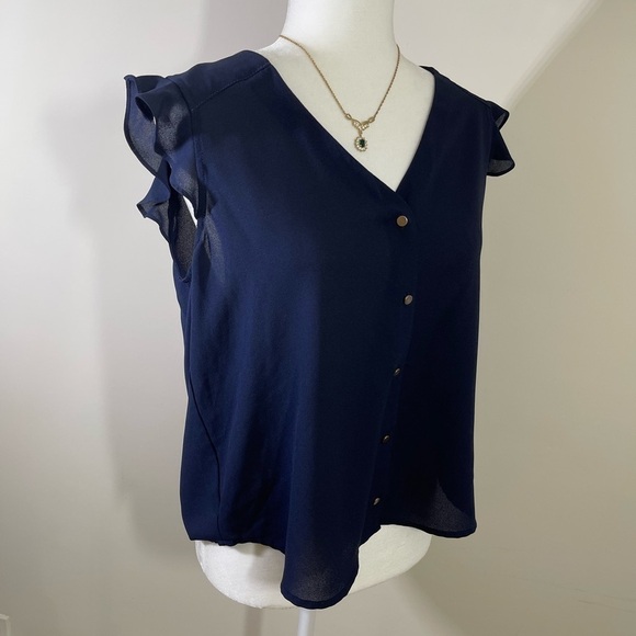 Forever 21 sz med navy top-blouse buttons shoulder accent - Picture 1 of 10